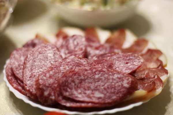 Какие продукты надо убрать из рациона осенью: комментарий доктора