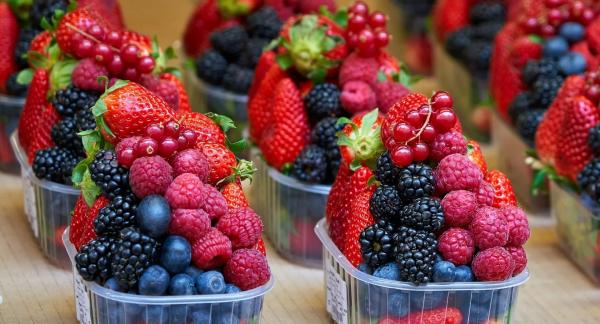 Десерты с ягодами: как приготовить вкусно и легче, чем обычные сладости Десерты с ягодами: как приготовить вкусно и легче, чем обычные сладости