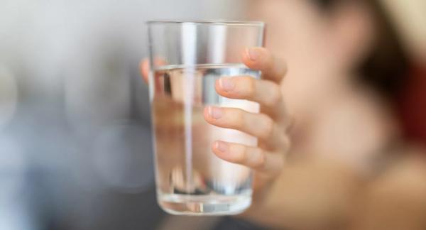 Пьем воду &mdash; теряем вес: как пить воду по часам для похудения