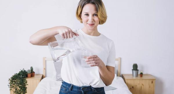 Пьем воду &mdash; теряем вес: как пить воду по часам для похудения